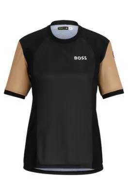 Camiseta BOSS x ASSOS de punto regular fit con protección UPF35 y detalle de la marca