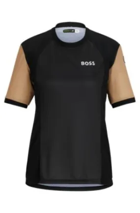 Camiseta BOSS x ASSOS de punto regular fit con protección UPF35 y detalle de la marca