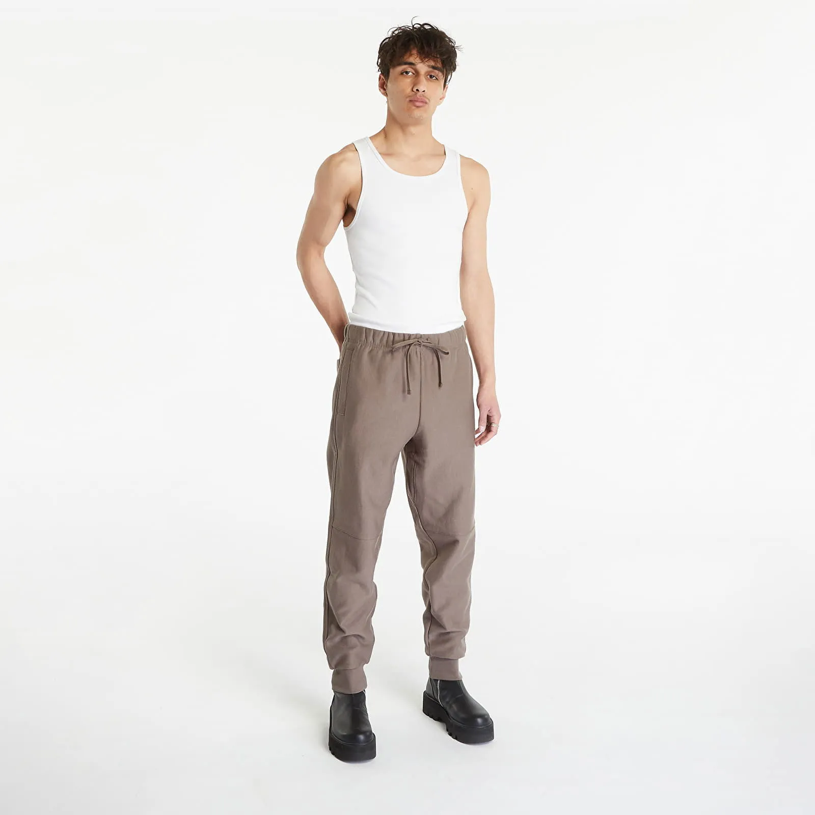 Carhartt WIP American Script Jogging Pant Brown