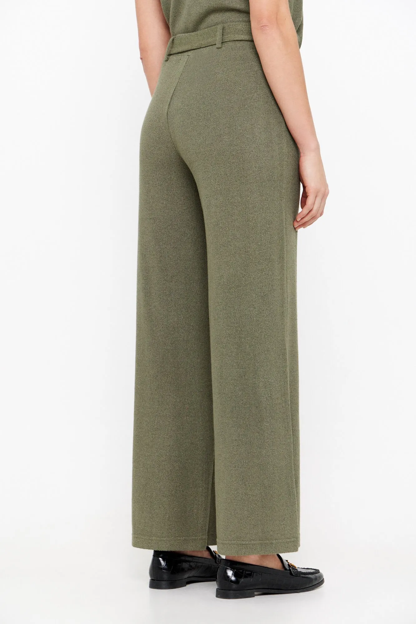 Cropped knit trousers