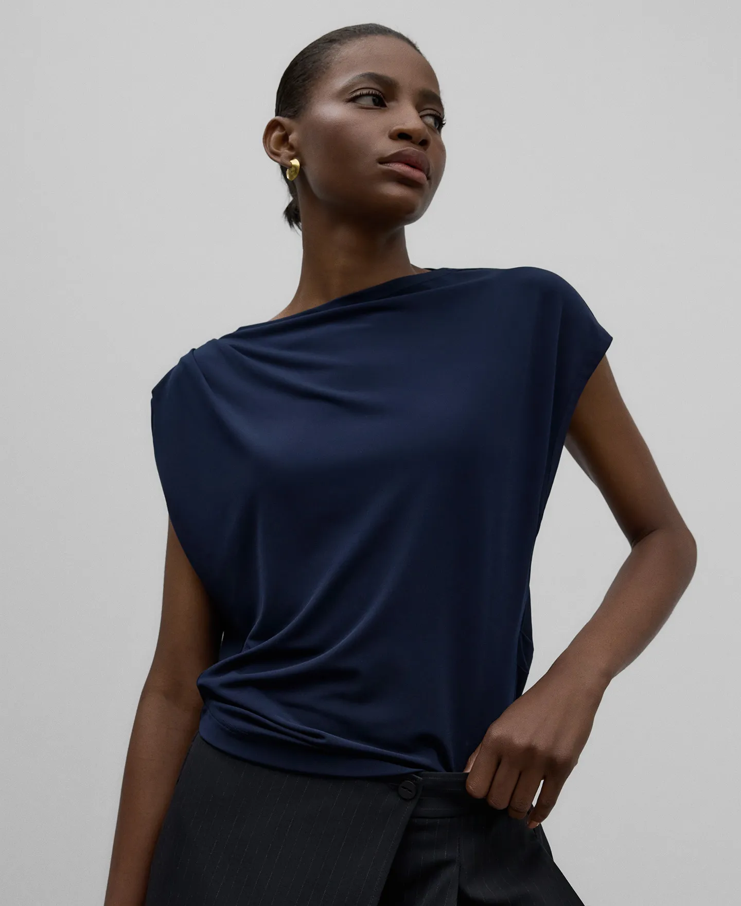 Draped shoulder T-shirt woman