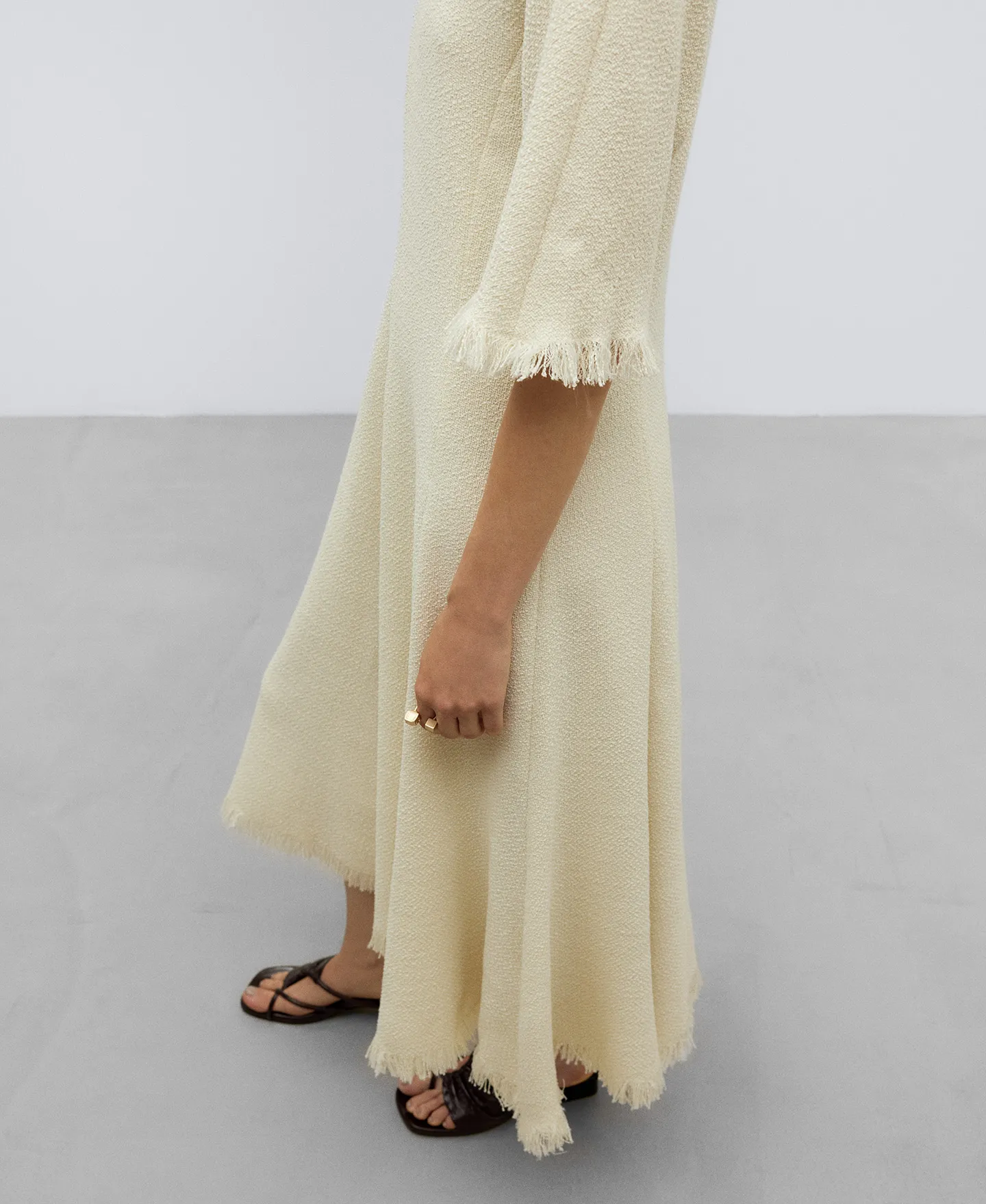 Dress with frayed hem woman