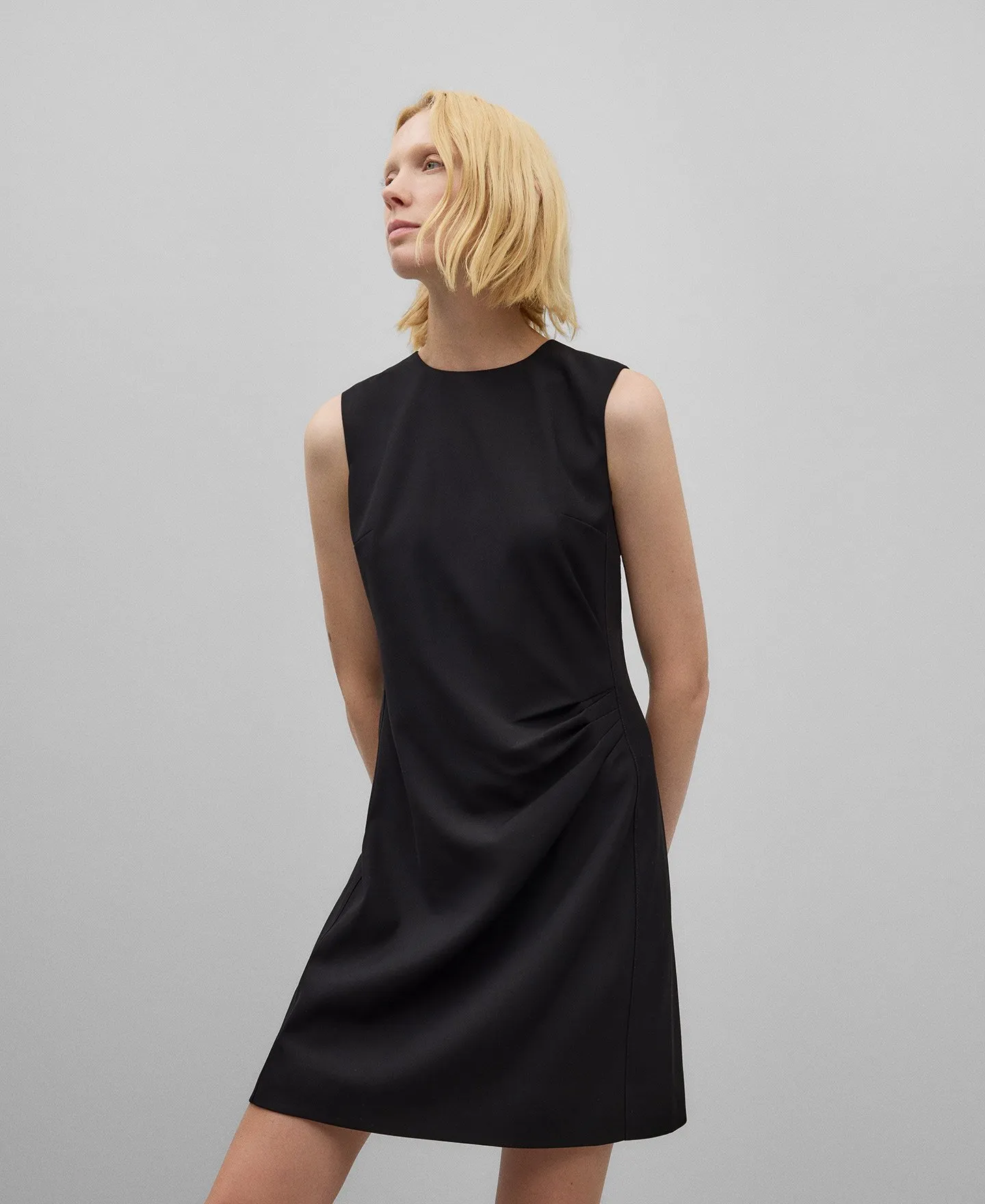 Fitted black dress woman