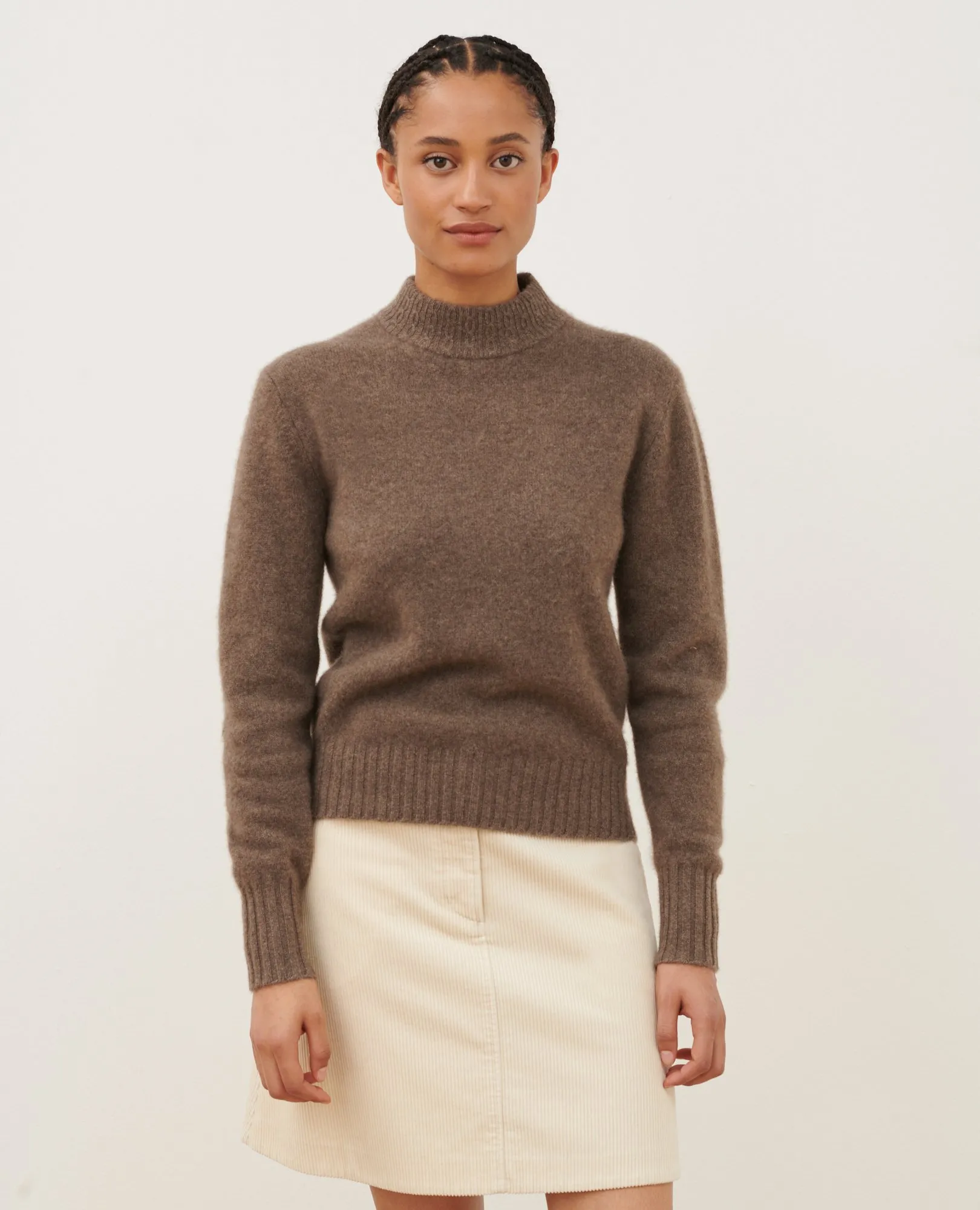 Jersey de cachemir con cuello alto light brown knit