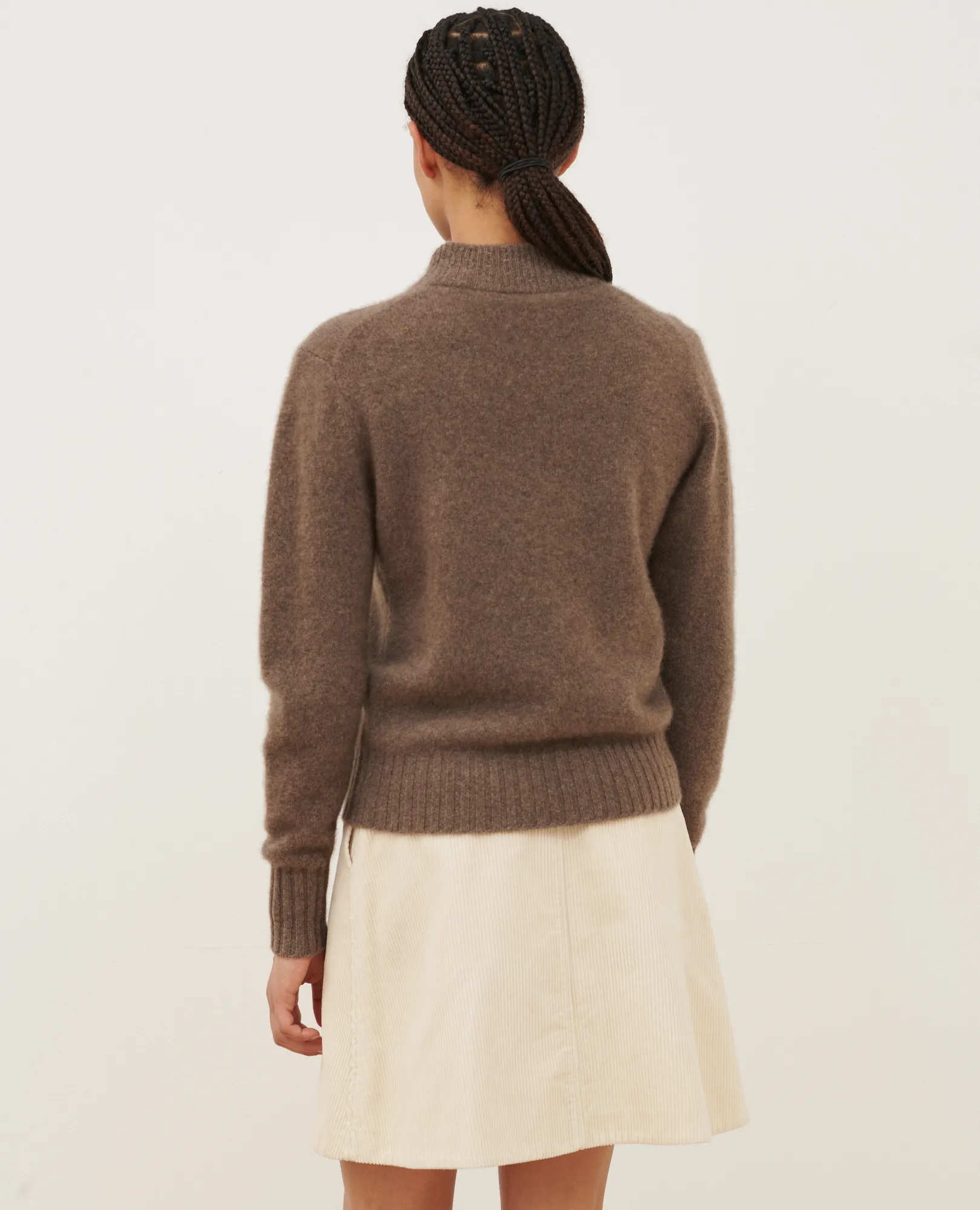 Jersey de cachemir con cuello alto light brown knit