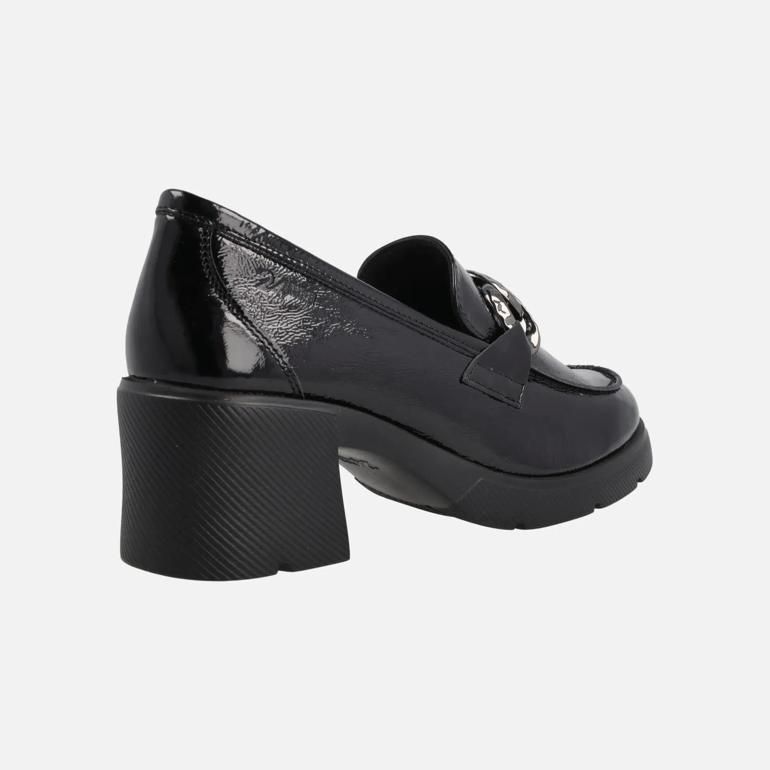 Mocasines en charol negro con tacones de 6 cms