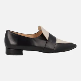 Mocasines negros de piel con copete en color beige para mujer