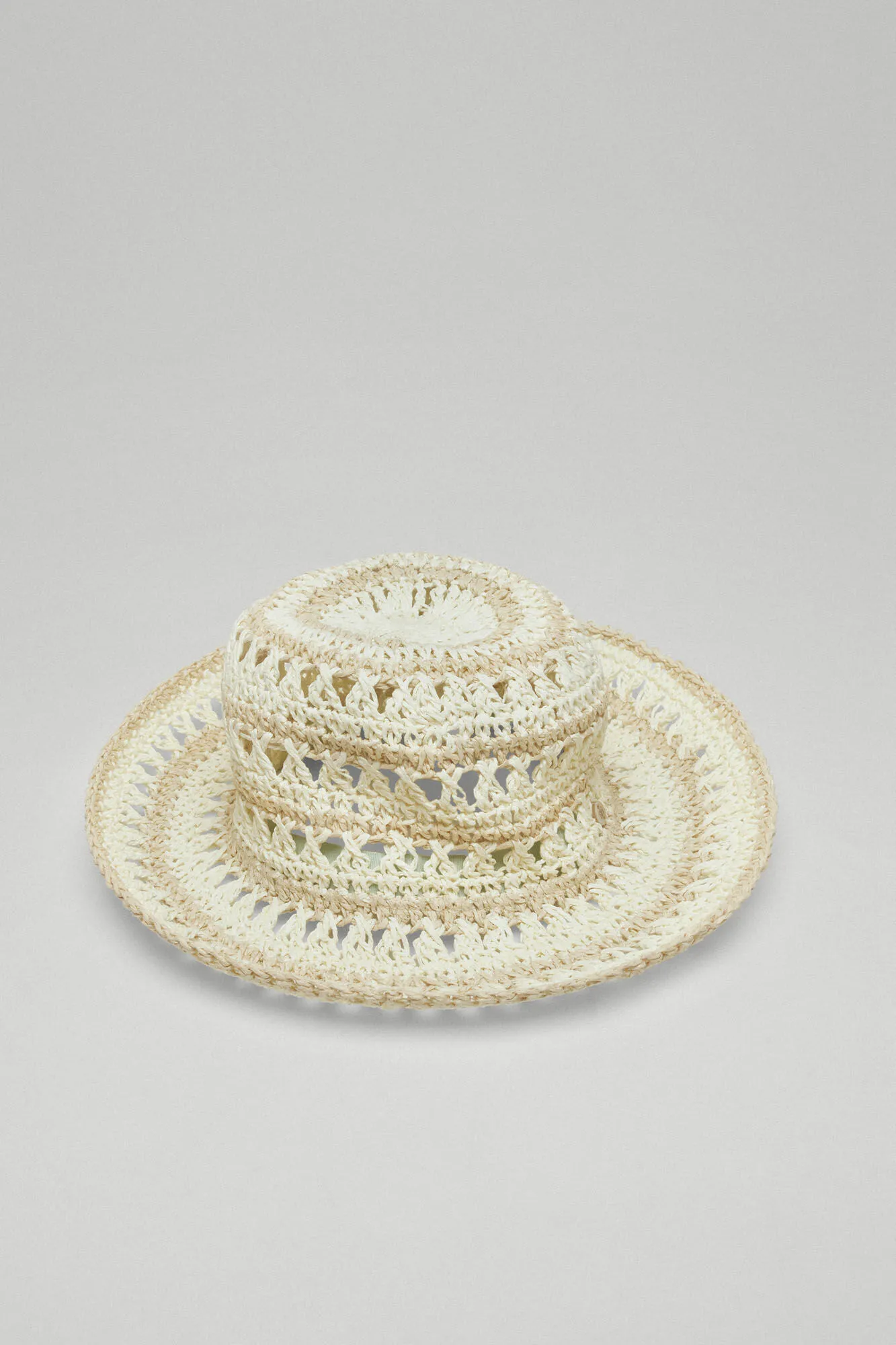 Natural raffia bucket hat