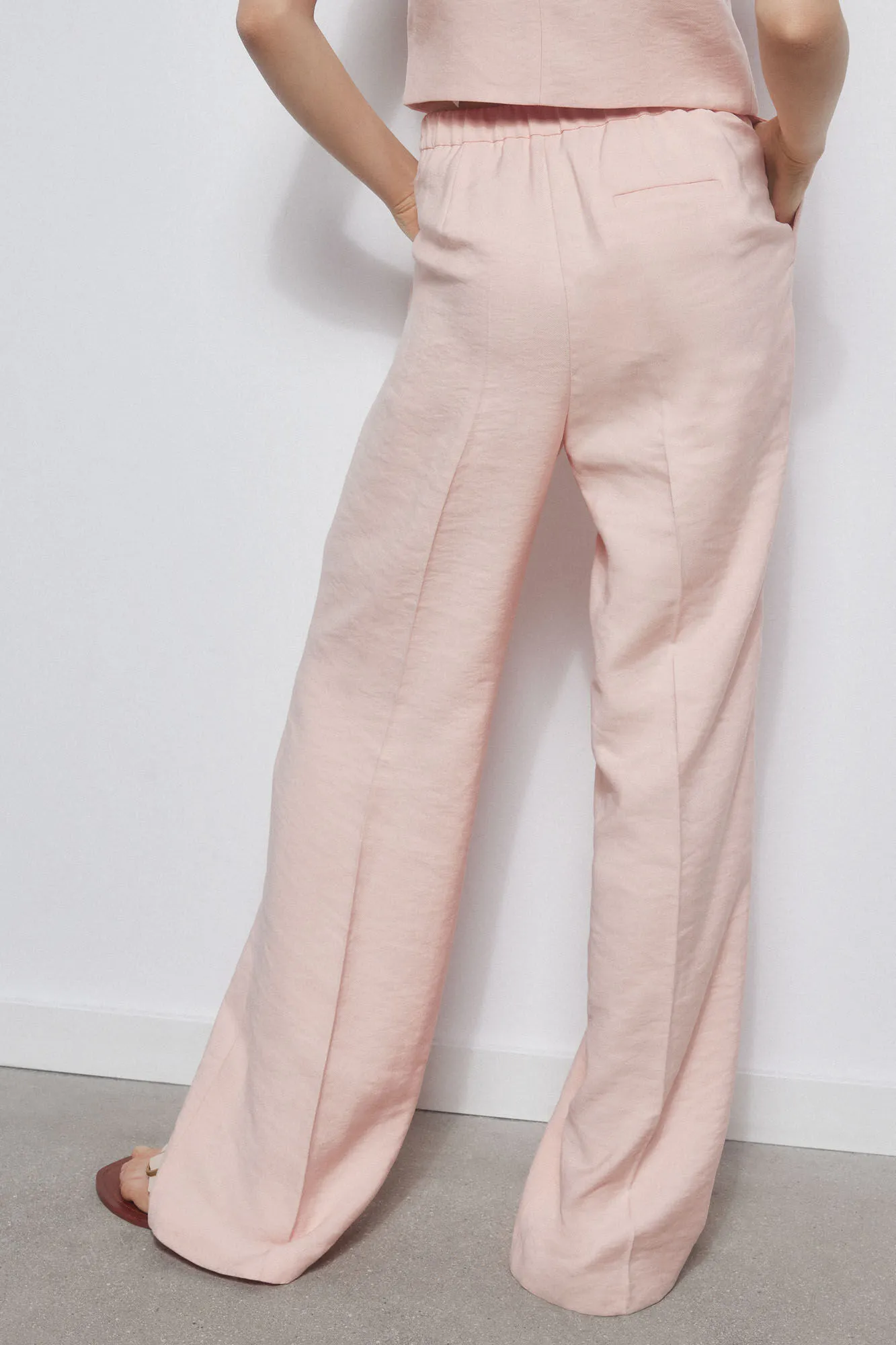 Pleated suit trousers