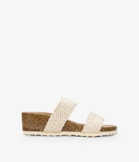 Sandalias beige con cuña de corcho