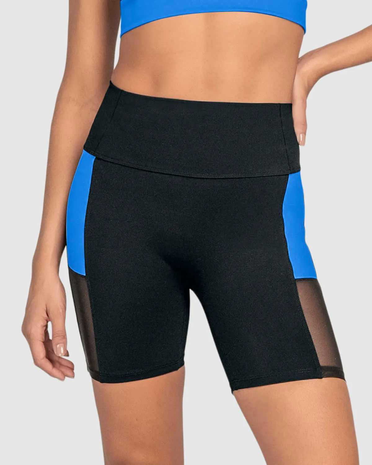 Short ciclista con detalles en smartlace